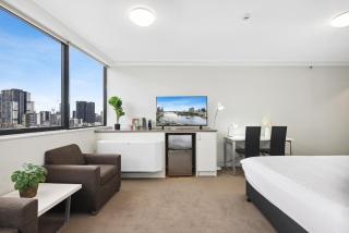 Central Brisbane Studio with Stunning River Views - 5