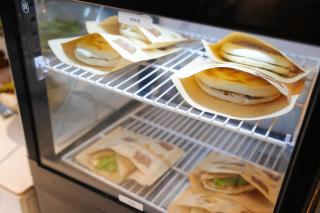 Nost algia S Hotel Shanghai Fudan University 时光漫步S酒店上海复旦大学五角场地铁站店 Free fresh ground coffee,Free laundry service - 1