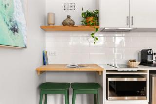 Modern 1-Bed Pad Minutes Away from Coogee Beach - 0