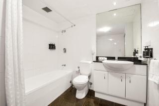 Contemporary 1-Bed First Floor Unit with Pool - 2