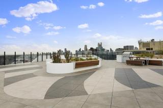 Light Filled Apartment by Albert Park & Lake - 6