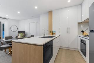 Remarkable 3-Bed with City Views & Swimming Pool - 3