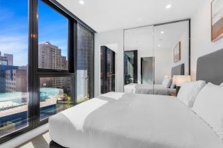 Remarkable 3-Bed with City Views & Swimming Pool - 2