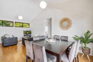 Quaint 2-Bed Beach Abode with Ocean Views - 8