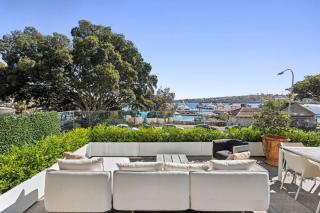 Superb 2-Bed Apartment Facing Rose Bay Marina - 2