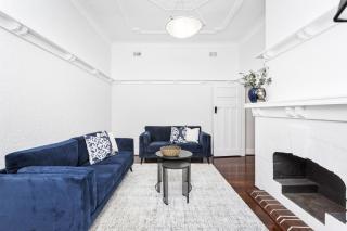 Chic Semi-Detached 2-Bed Home with Outdoor Dining - 3