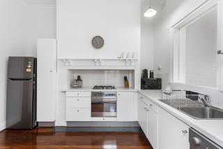 Chic Semi-Detached 2-Bed Home with Outdoor Dining - 2