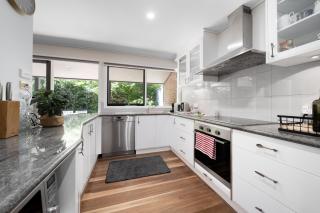 Gorgeous 2-Bed Townhouse with Patio, BBQ & Parking - 9