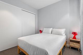 Stylish & Spotless 2-Bed Apartment in St Kilda - 4