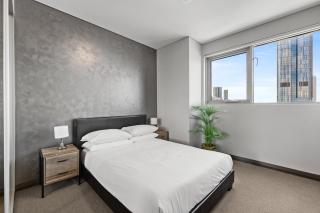 Central 2-Bed with Parking & Stunning Views - 1