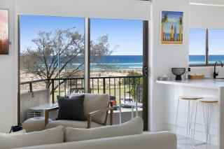 Beachfront Studio with Balcony & Stunning Views - 6