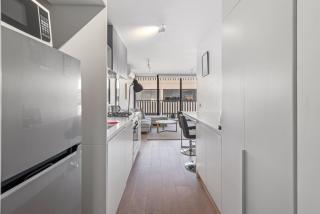 Sleek South Melbourne Pad 1-Bed by Albert Park - 4