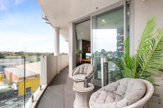 Elegant 1-Bed by Riverside Park & Amenities - 6