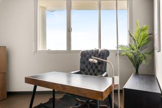 Elegant 1-Bed by Riverside Park & Amenities - 4