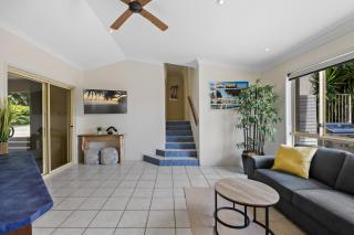 Spacious 4-Bed Family Retreat with Pool Near Beach - 3