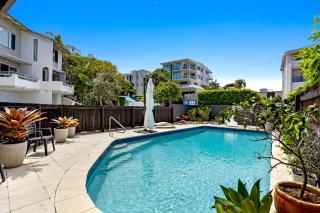 2-Bed Coastal Haven with Pool by Sunshine Beach - 9