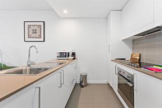 Tranquil 1-Bed Apartment with Courtyard, Pool, BBQ - 8