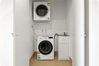 Chic 1-Bed with Pool by River Ferry & Amenities - 3