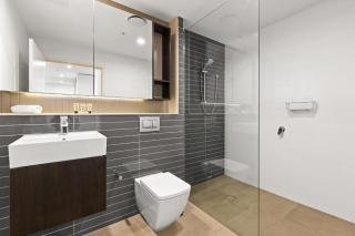 Chic 1-Bed with Pool by River Ferry & Amenities - 2