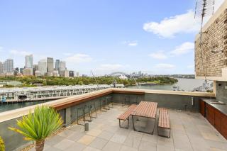 Cosy 1-Bed with Swimming Pool Facing Opera House - 6