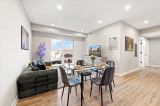 Union Market Lux 2BD Condo - 4