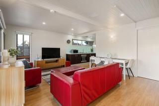 Spacious 4-Bed Home 5-min from the Beach - Capel Sound - 5