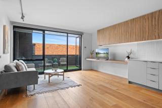 Lovely 1-Bed with Balcony in St Kilda's Heart - 0