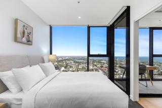 Modern 1-Bed in Hip Southbank with Pool & Gym - 8