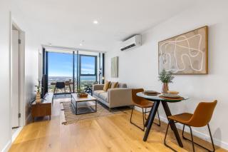 Modern 1-Bed in Hip Southbank with Pool & Gym - 3