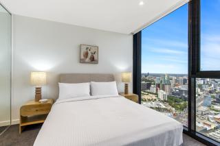 Modern 1-Bed in Hip Southbank with Pool & Gym - 1