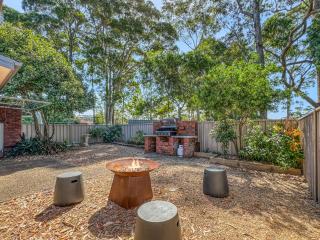 Spacious 2-Bed Townhouse with BBQ by the Beach - 0