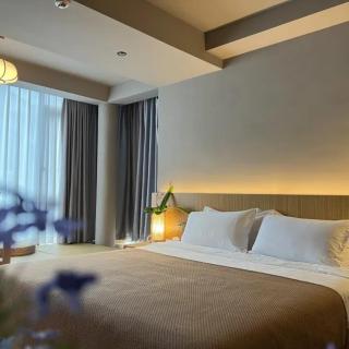 The Tea & Bamboo Retreat A serene homestay offering complimentary bamboo weaving workshops and tea tasting experiences. - 5