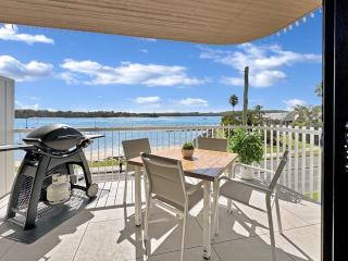 Modern 1-Bedroom Apt with Sweeping Water Views - Batemans Bay - 6