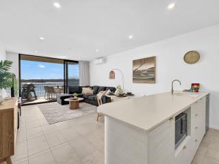 Modern 1-Bedroom Apt with Sweeping Water Views - 5