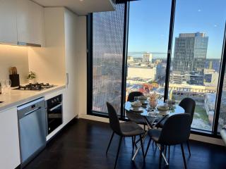 Stylish 1-Bed with Pool, Gym & Free Parking - 8