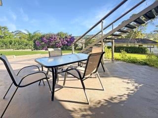 Spacious Beach Studio With Alfresco Dining - 8