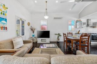 "Xanadu" Charming 2-Bed Retreat by Marcoola Beach - 5