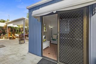 The Little Blue Shack - Quaint Granny Flat - 1