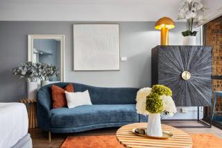 Chic Studio with Pool Overlooking the City - 5