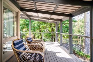 Secluded 3-Bed Retreat Moments to the Beach - 9