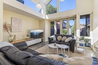 Gorgeous 2-Bed Victorian Home in Artsy Suburb - 5