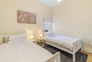 Gorgeous 2-Bed Victorian Home in Artsy Suburb - 2