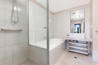 Impeccably Chic 2-Bed With Views & Fab Amenities - 4