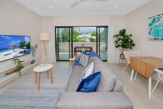 Coastal 2-Bed with Parking & Pool by the Ocean - 2