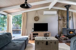 Secluded 3-Bed Retreat Moments to the Beach - 4