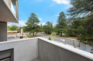 Immaculate Braddon Studio with Accessible Bathroom - 6