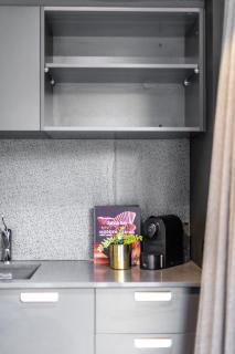 Immaculate Braddon Studio with Accessible Bathroom - 5