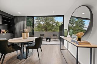 Immaculate Braddon Studio with Accessible Bathroom - 2