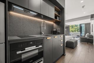 Impeccable Braddon Studio with Outdoor Dining - Canberra - 6