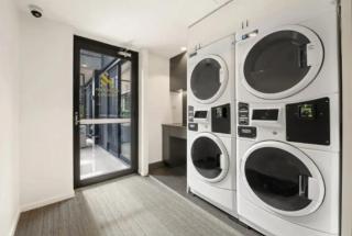 Impeccable Braddon Studio with Outdoor Dining - Canberra - 2